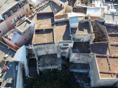 Quello che vediamo � per� solo una minima parte del complesso che, accerchiato da altre palazzine...